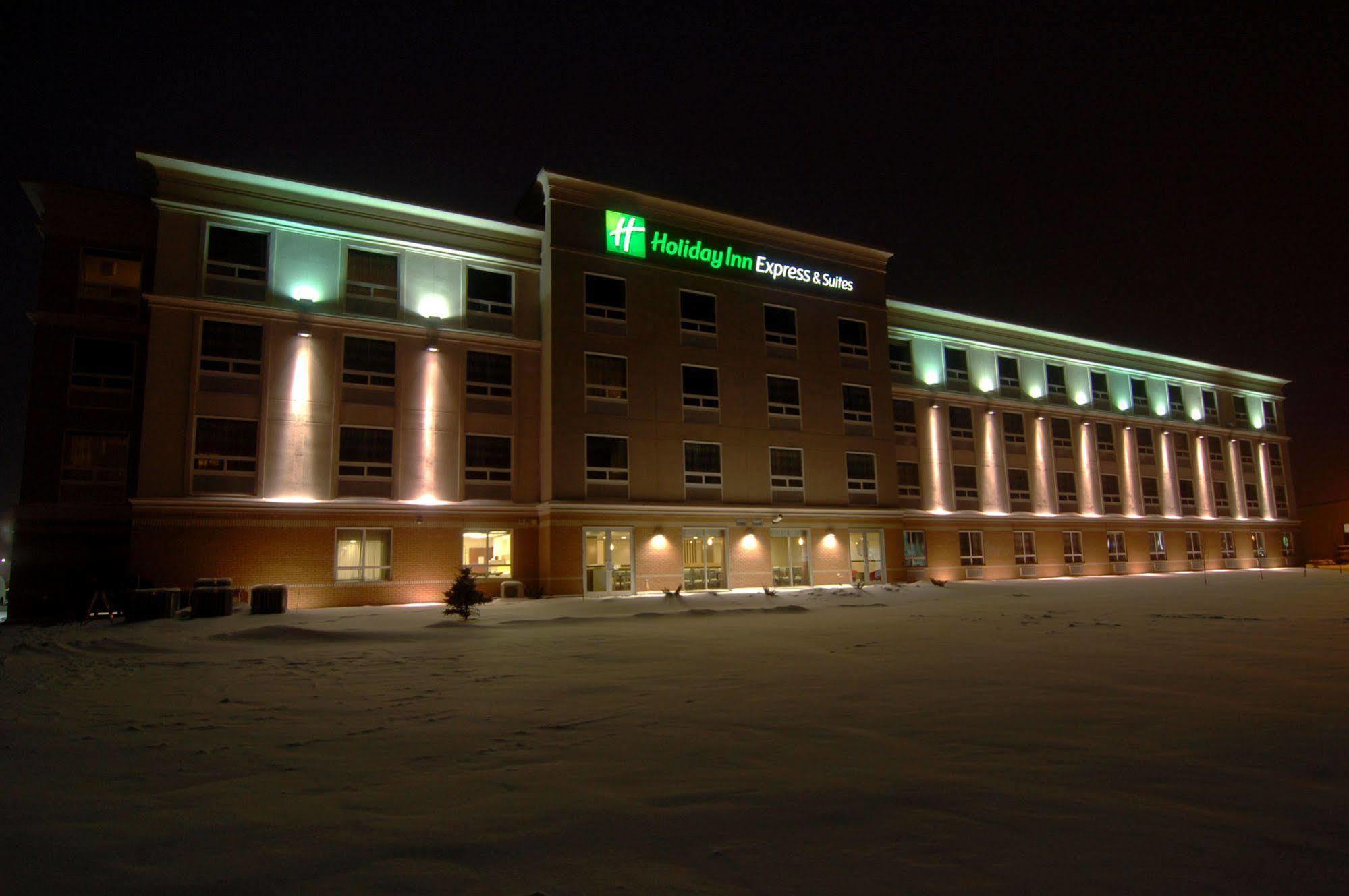 Chateau Inn & Suites Bonnyville Exteriör bild